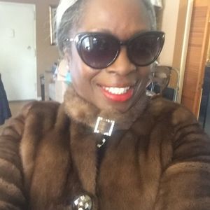 Meet your Posher, Sheila